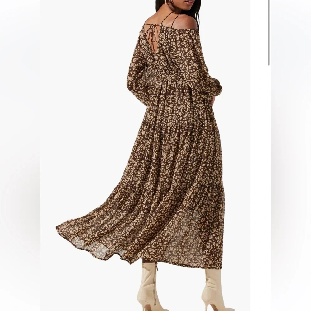 ASTR the Label Ciri Floral Cold Shoulder Long Sleeve Dress - Picture 5 of 11